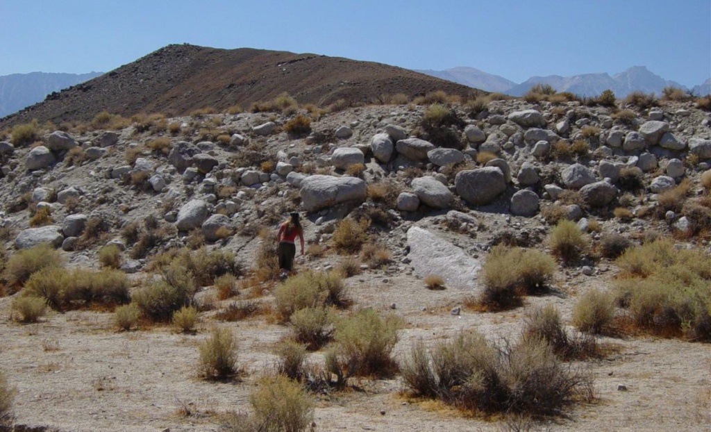 Lone_Pine_fault_scarp-1200px